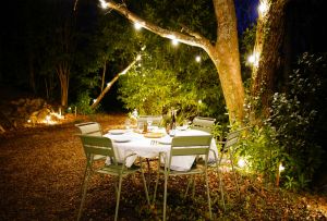 Diner dans le jardin